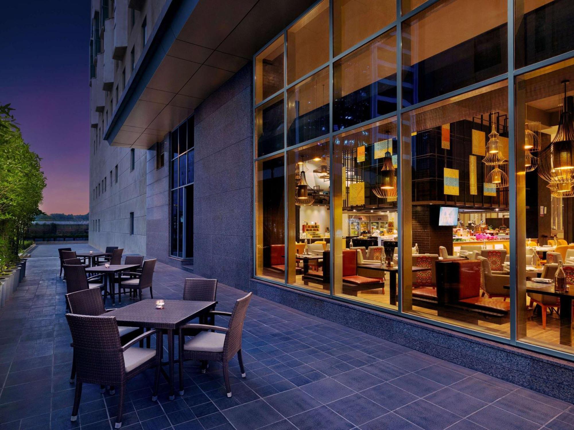 Grand Mercure Ahmedabad Gift City - An Accor Hotels Brand Ґандінаґар Екстер'єр фото